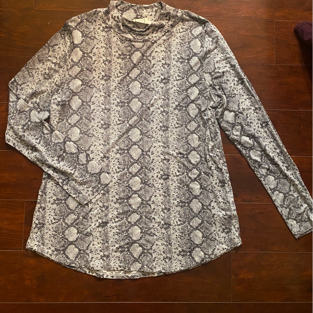 Maurice’s mock neck top